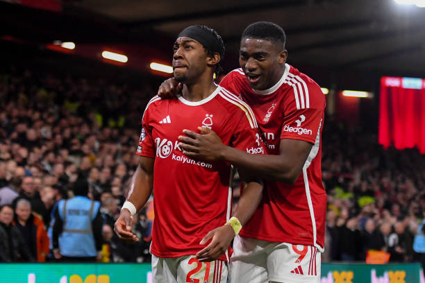 展现出了令 展现出了令